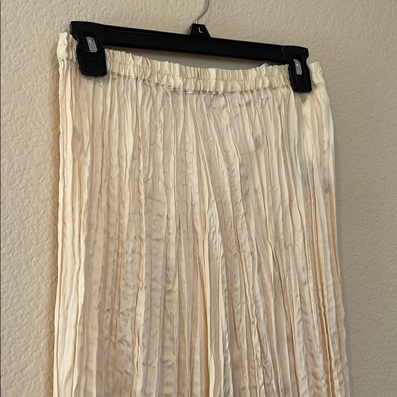 Yellow long maxi skirt - Picture 2 of 3